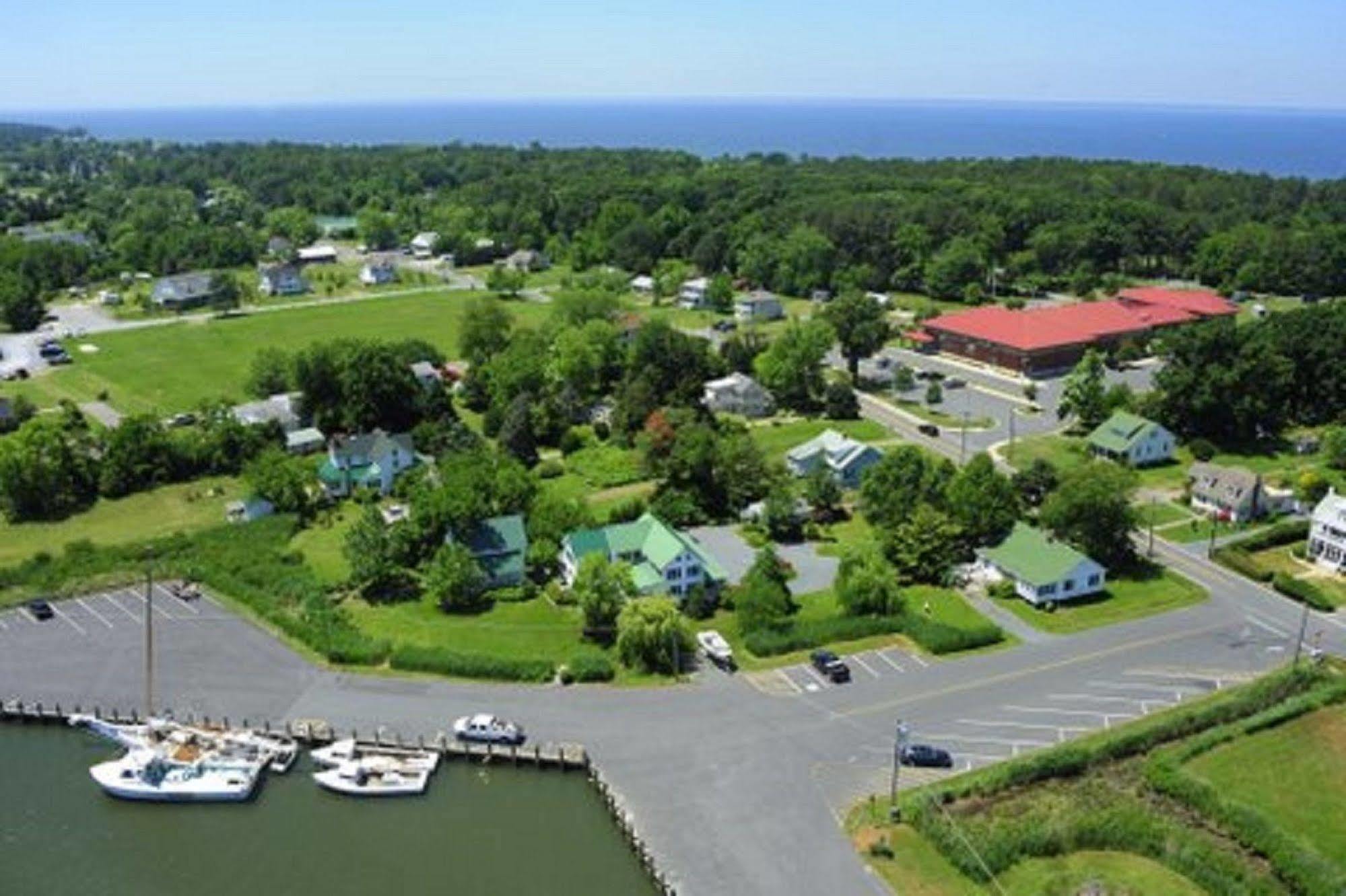 Lazyjack Inn On Dogwood Harbor Tilghman Exterior photo